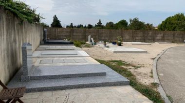 La France impose aux musulmans la construction des cuves en béton pour inhumer les morts