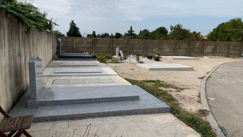 La France impose aux musulmans la construction des cuves en béton pour inhumer les morts