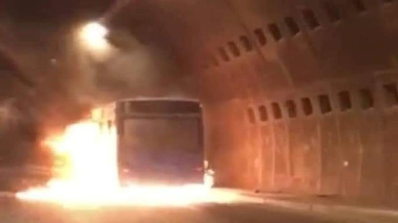 احتراق حافلة ايتوزا بنفق واد اوشايح بالعاصمة