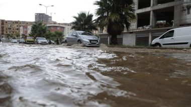 Pluies diluviennes: Nuit sombre en Algérie (vidéos)