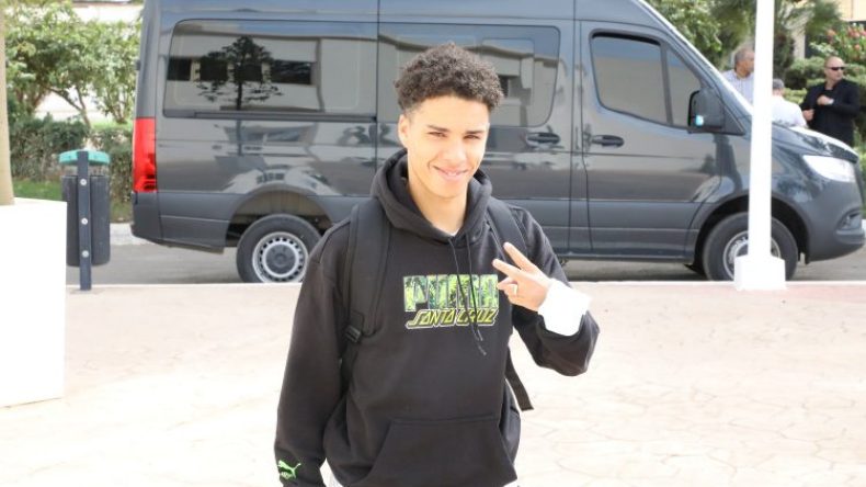 قبال وعمورة يلتحقان بِتربّص “الخضر”