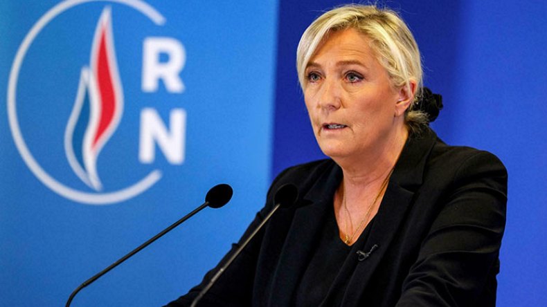 “صفر تأشيرة” للجزائريين ووقف تحويل 1.5 مليار أورو