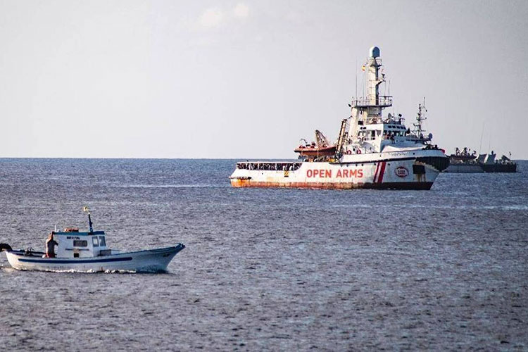 Matteo Salvini jugé pour avoir bloqué des migrants en mer