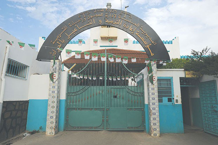 Les enfants autorisés a rendre visite a des détenus