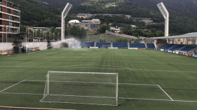 بِالفيديو: حريق في ملعب كان سيحتضن مباراة لِإنجلترا