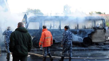 Au moins 14 morts dans l’explosion d’un bus militaire à Damas