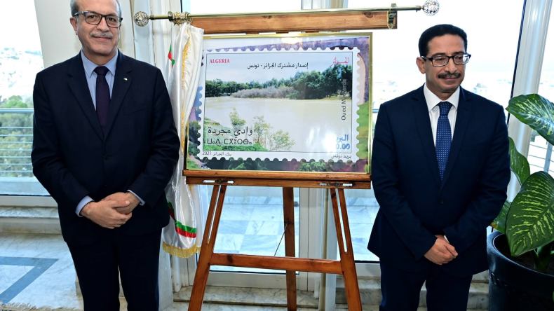 إصدار طابع بريدي جزائري تونسي مشترك حول نهر يعبر البلدين