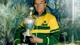 كتاب عن المدرب الأسبق لشبيبة القبائل ستيفان زيفوتكو