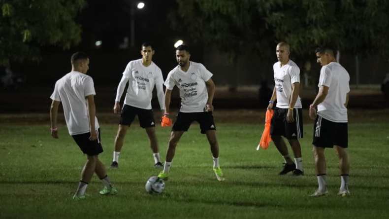 أوّل حصّة تدريبية لـ “الخضر” بِالنيجر