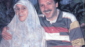 أردوغان يستذكر والدته بصورة وكلمة