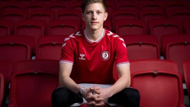 بن عروس يجلب نظر الجزائريين بهاتريك أمام وارتفورد