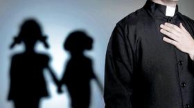 آلاف الكهنة الفرنسيون مدانون بالاعتداء الجنسي على الأطفال