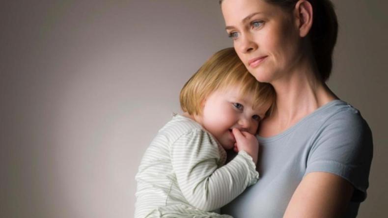 قبل سن الثامنة.. كيف تصارحين الطفل المكفول بأنك لست أمه؟