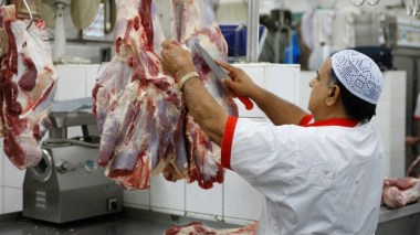 مسلمون يقاضون بلجيكا بسبب منعهم الذبح