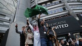 السعودية تفجر أزمة بين نيوكاسل والأندية الإنجليزية