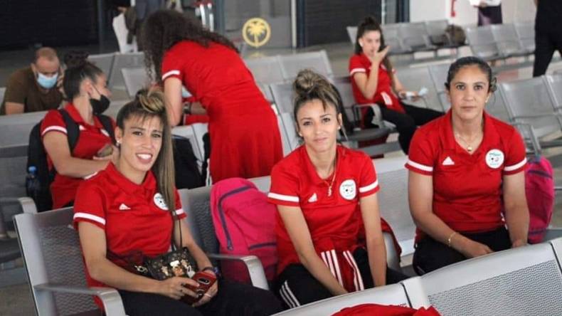 منتخب السيدات يعود إلى الجزائر بعد أن علق لأسبوع بالسودان