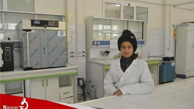 طالبة في الـ 15 حاضرت بالانجليزية أمام أساتذة جامعيين