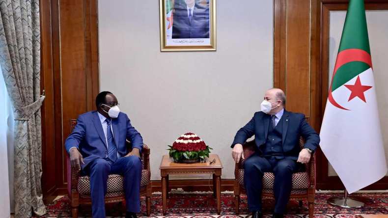 الوزير الأول أيمن بن عبد الرحمان يستقبل وزير داخلية النيجر