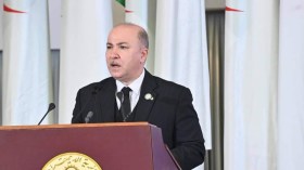 غياب المعلومة الرسمية وتحسين تدفق الأنترنت.. هذا ما قاله الوزير الأول