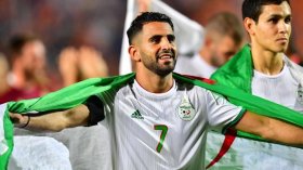 الكاف: محرز تألق مع الجزائر وعانى مع غوارديولا (فيديو)