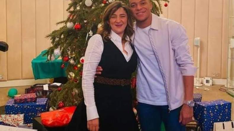 والدة كيليان مبابي تستحضر أصول ابنها الجزائرية