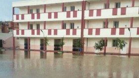 الأمطار تغرق مؤسسات تربوية وتهدد بعضها بالانهيار في العاصمة