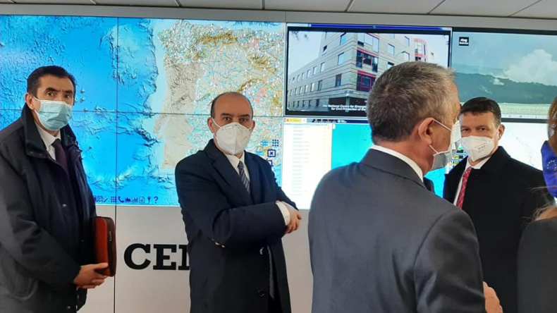 بلجود يزور مركز تسيير وتنسيق الطوارئ بإسبانيا