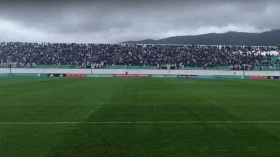 أرضية “تشاكر” تعرقل أداء “الخضر”.. ووهران الوجهة البديلة