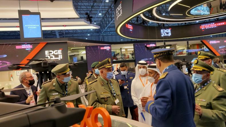 قائد الناحية العسكرية السادسة يزور الإمارات العربية المتحدة