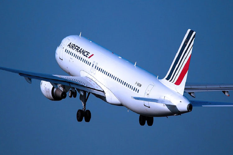 Air France au cœur de la polémique après avoir refusé d’embarquer un bébé malade