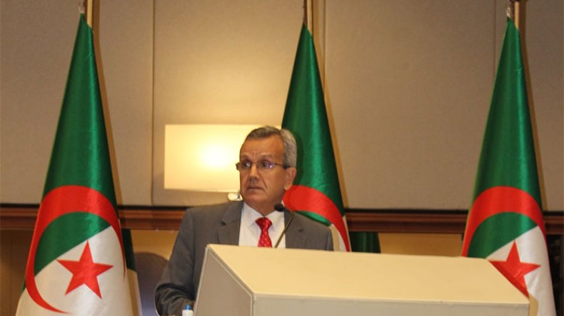 استيراد 29 مليون جرعة.. وجزائريون عازفون عن اللقاح