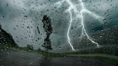 De fortes pluies orageuses sur plusieurs wilayas du Centre et de l’Ouest à partir de cet après-midi