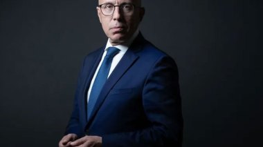 Right-Wing Candidate For French Presidency Provokes The Algerians Again