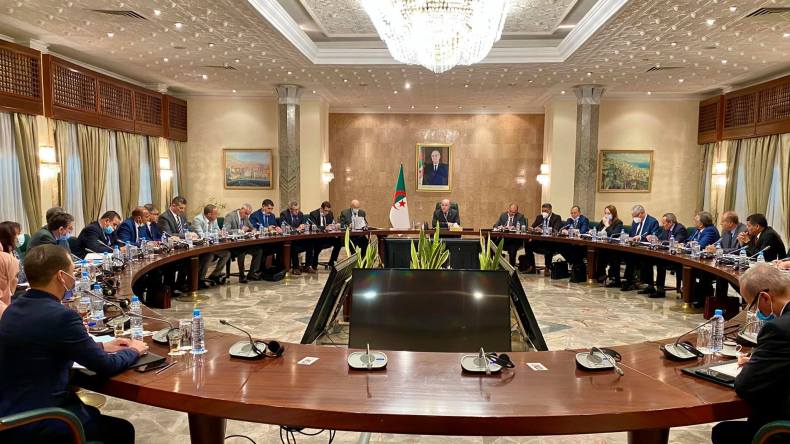 تغيير على رأس قطاعات الفلاحة والعمل والاتصال.. تعرف على الوزراء الجدد