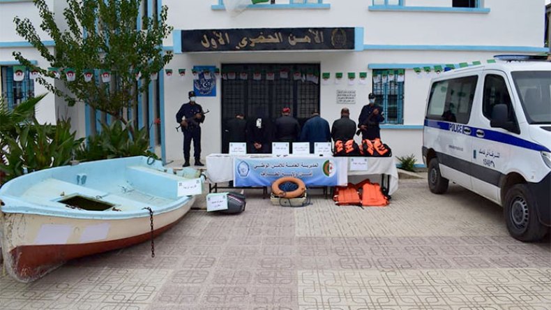 الإطاحة بشبكة لتنظيم رحلات “الحرقة” بالطارف