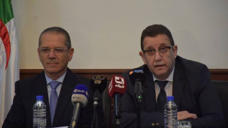 إشاعة حمل وزير الفلاحة الجديد لجنسية ثانية.. مصدر رسمي يوضح