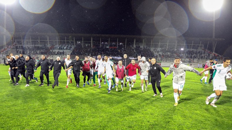 هذه نقاط قوة وضعف المنافسين المحتملين لـ “الخضر” في المباراة الفاصلة