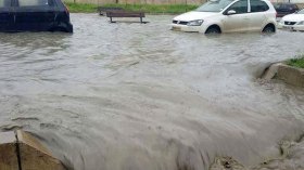 كميات كبيرة من مياه الأمطار بالعاصمة ضاعت في البالوعات