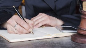 المحضرون القضائيون في إضراب ضدّ قانون المالية