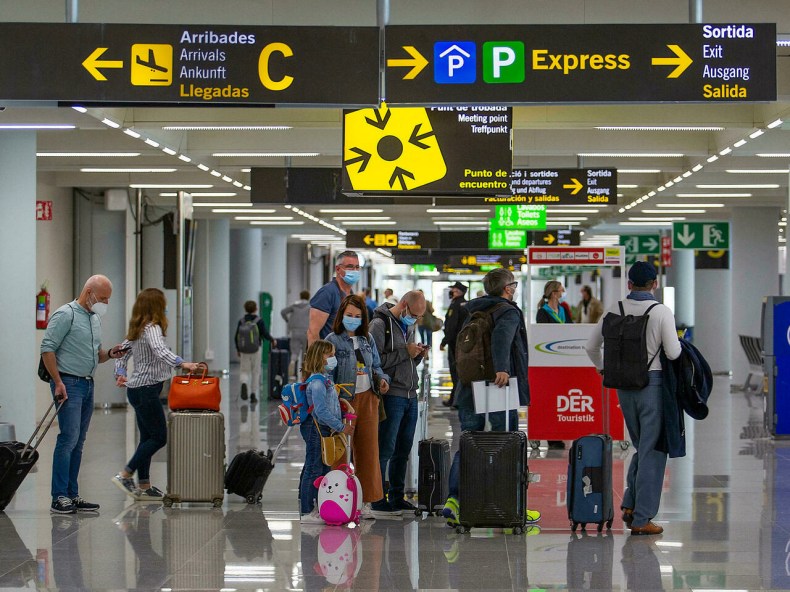 Un avion atterrit d’urgence en Espagne: 20 marocains s’enfuient sur le tarmac