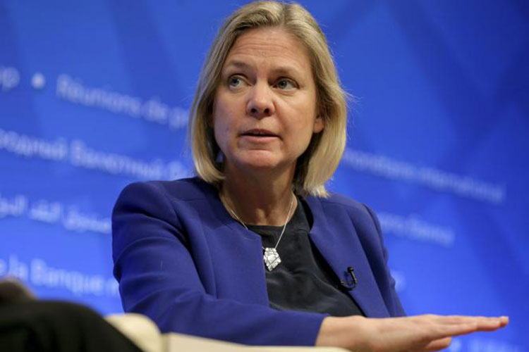 Moins de 8 heures après son élection, la Première ministre suédoise jette l’éponge