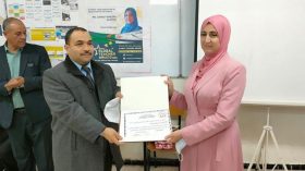 أستاذة جزائرية بين أفضل 100 معلم عالمي في عام 2021