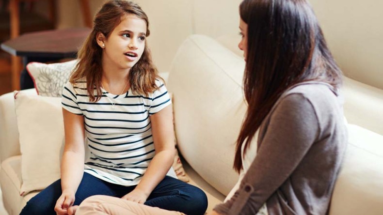 الحرج والحياء.. أمهات يواجهن مأزق مرحلة بلوغ أبنائهن