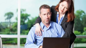 لم تبق المرأة هي الضحية.. رجال يشكون التحرش