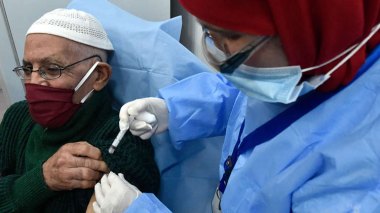 Vaccination anti-Covid: 13 millions de doses disponibles, mais pas de preneurs