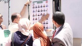 حملة باهتة.. ملصقات نادرة وخرجات محتشمة في المحليات