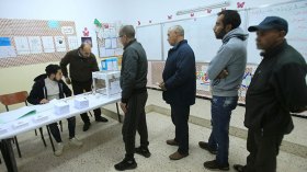 تفاوت في احترام البروتوكول الصحي عبر المراكز الانتخابية