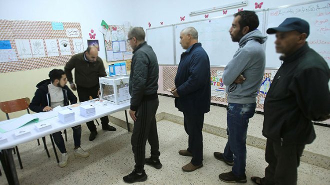 تفاوت في احترام البروتوكول الصحي عبر المراكز الانتخابية