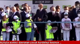 بالفيديو.. طفلة تحرج أردوغان رغم تحذيره لها! 