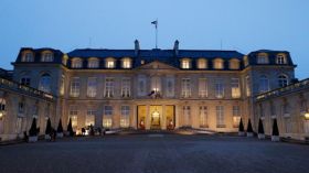 تحقيق فرنسي بشأن اغتصاب جندية فرنسية على يد زميلها بقصر الإليزيه